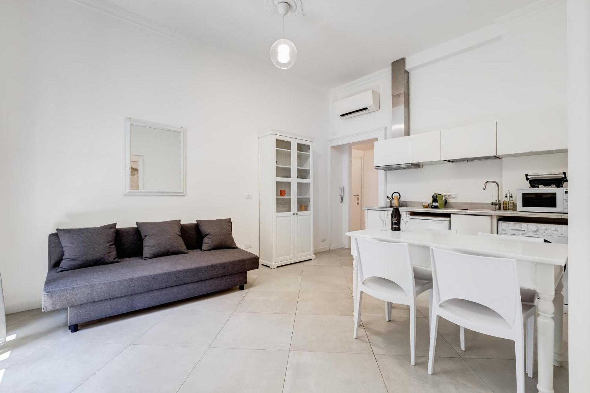 Bdc Alpha & Omega In Monti District With 2bath *