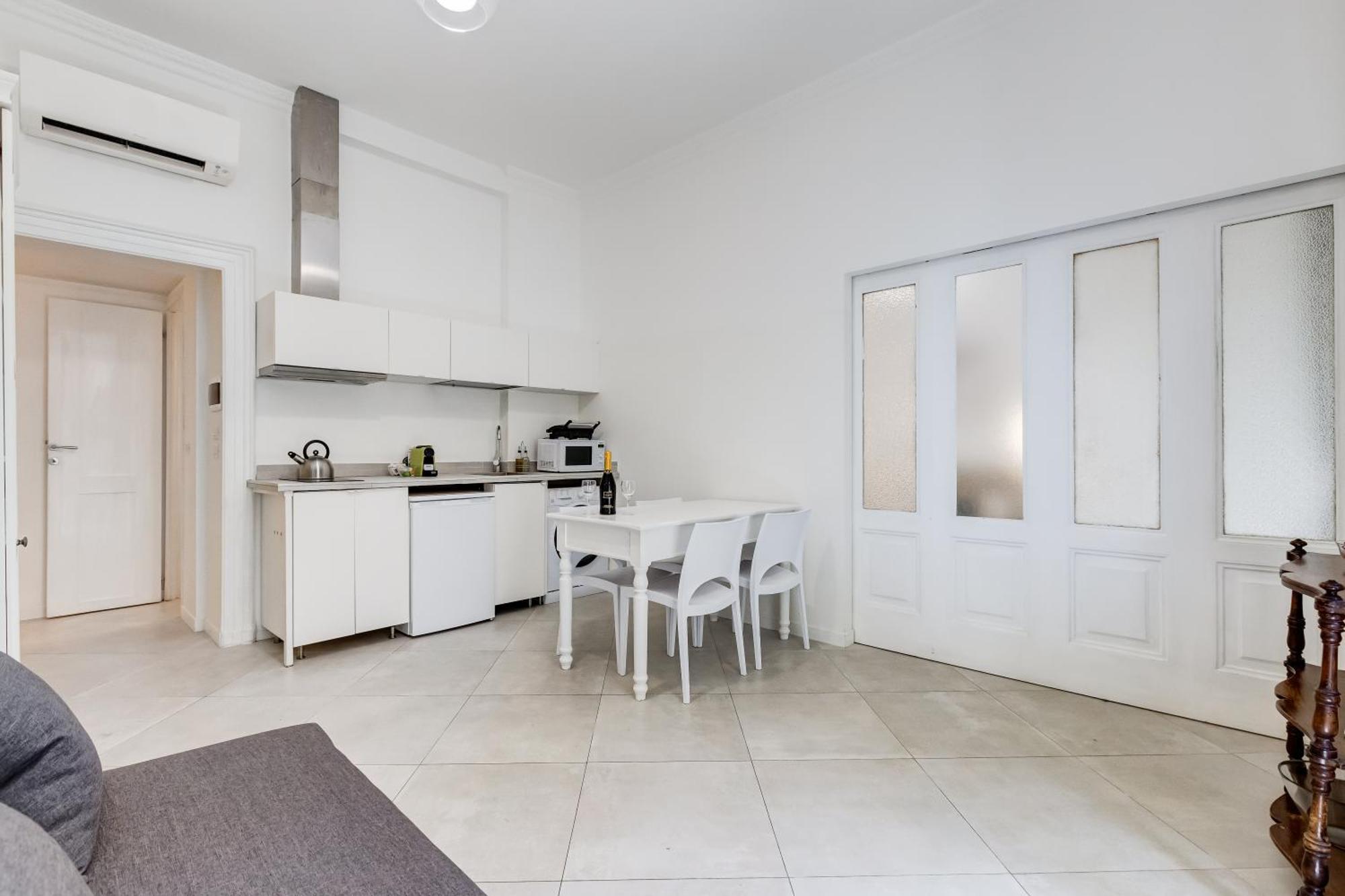 Apartment Bdc Alpha & Omega In Monti District With 2bath
