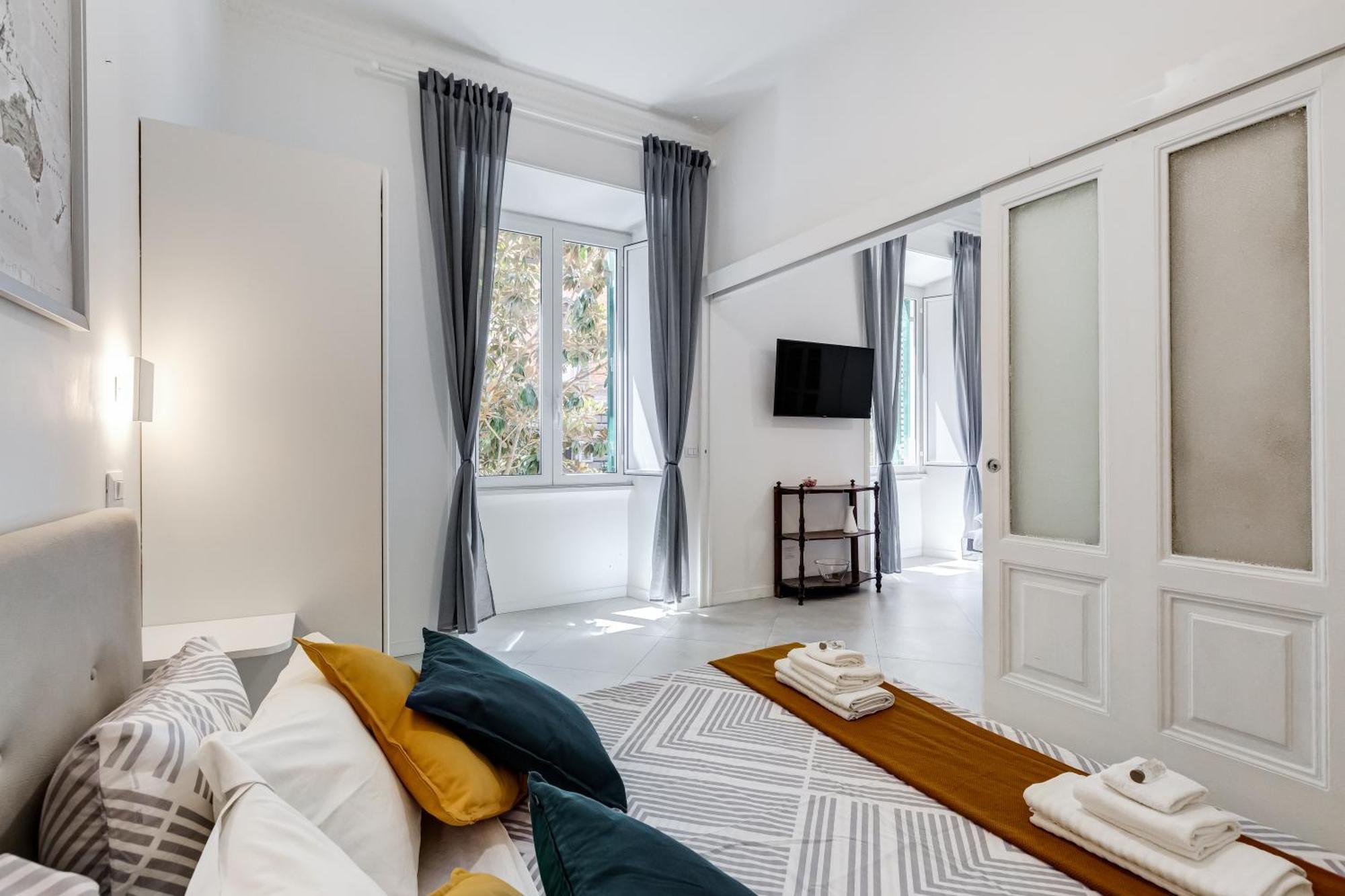 Bdc Alpha & Omega In Monti District With 2bath Rom