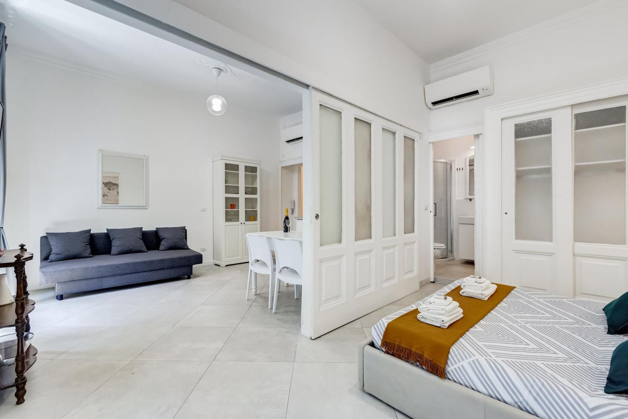 Apartment Bdc Alpha & Omega In Monti District With 2bath Rom