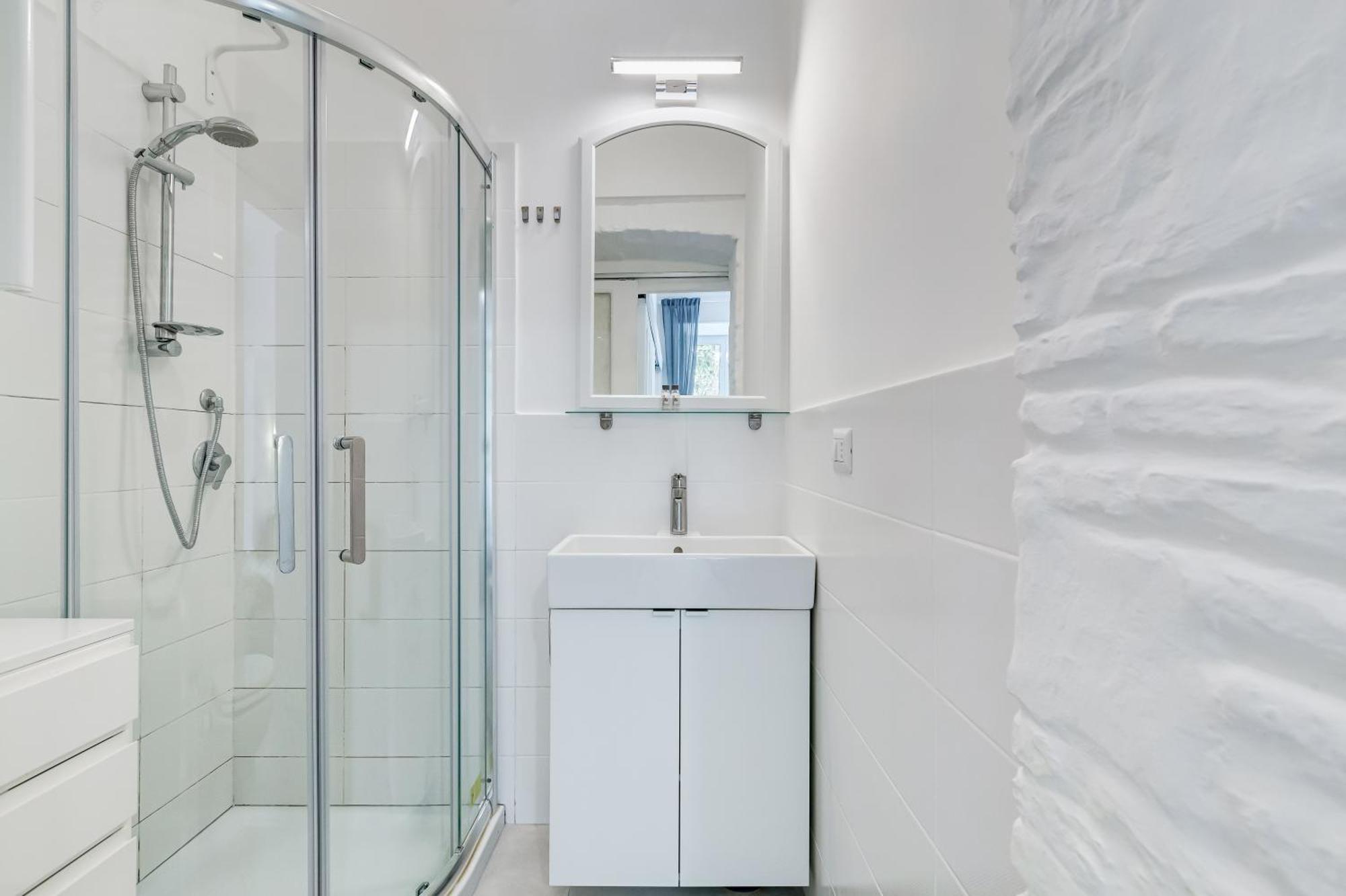 Apartment Bdc Alpha & Omega In Monti District With 2bath Rom