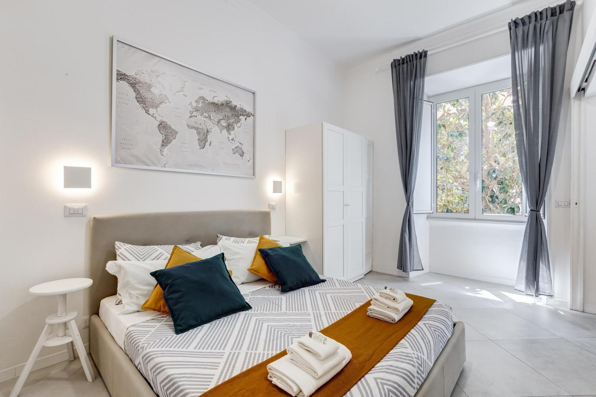Bdc Alpha & Omega In Monti District With 2bath * Rom