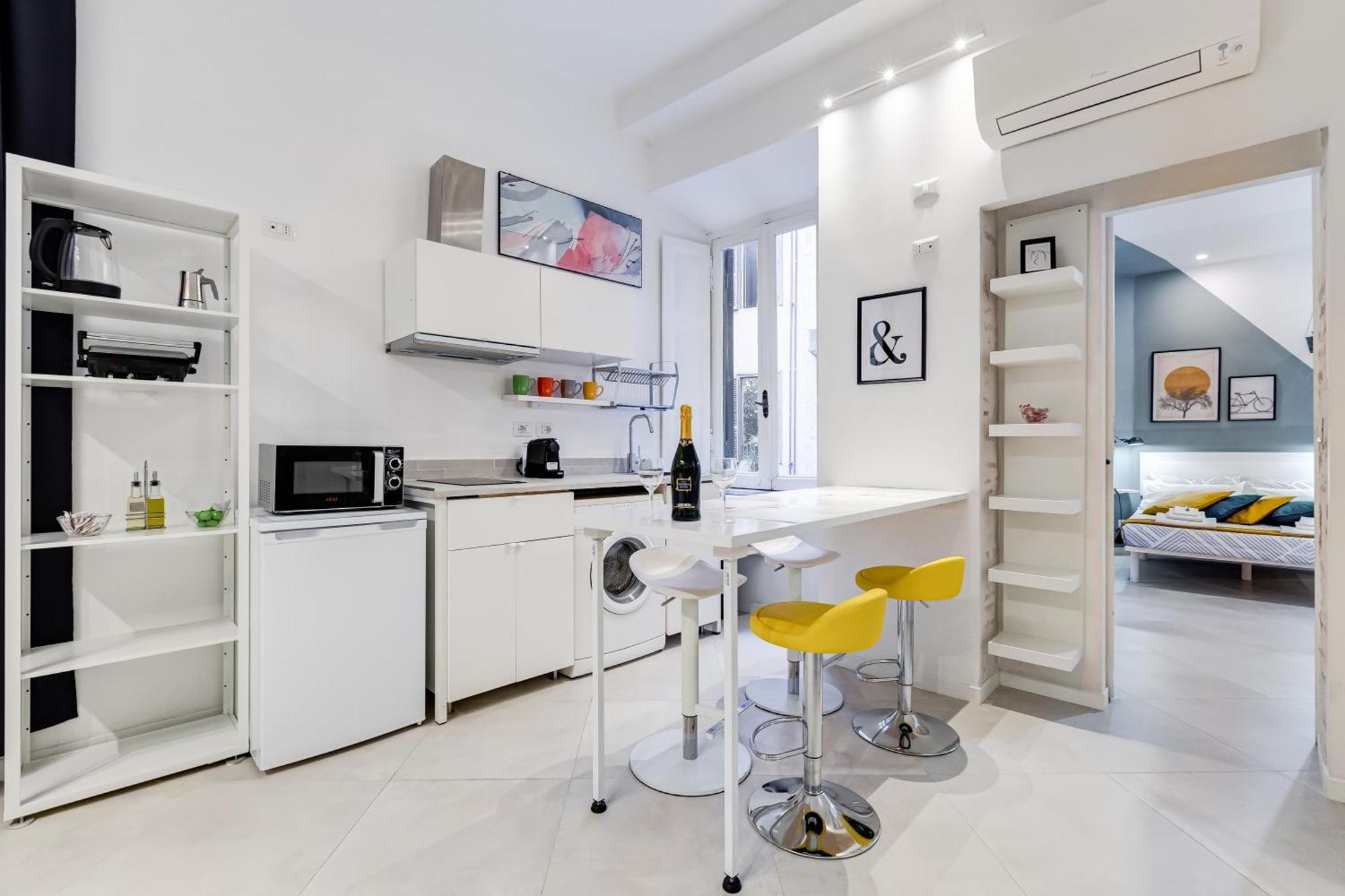 Bdc Alpha & Omega In Monti District With 2bath * Rom