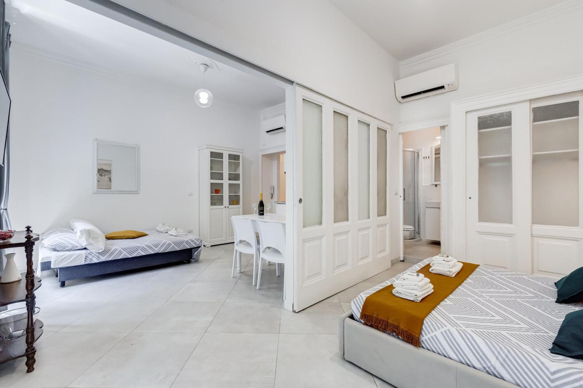 Apartment Bdc Alpha & Omega In Monti District With 2bath Rom